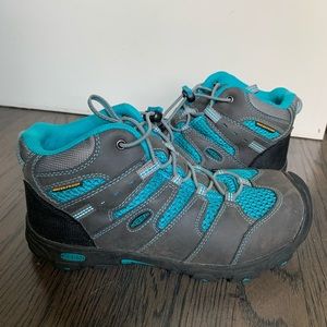 KEEN youth size 4 hikers trekkers shoes REI